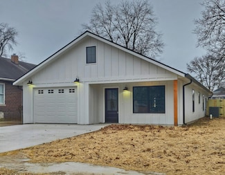 116 Chancellor St, New Franklin, MO 65274