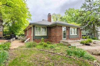 2016 Thackery St, Manhattan, KS 66502