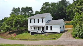 1521 Adamsville Rd, Zanesville, OH 43701