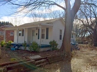 2433 2nd Ave SW, Hickory, NC 28602