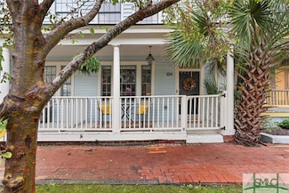 104 E Duffy St, Savannah, GA 31401
