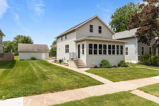 1841 Minnesota St, Oshkosh, WI 54902