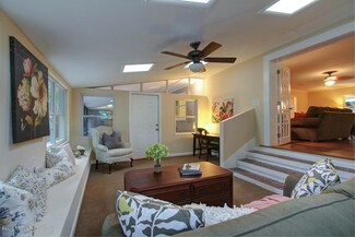 5440 Whitney St, Jacksonville, FL 32277