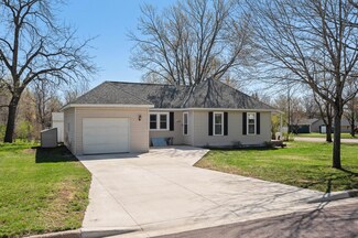 721 W Skaro St, Saint Peter, MN 56082