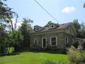 6552 E Creek Rd, South Wales, NY 14139