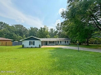 305 Longview St, Vicksburg, MS 39180