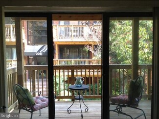 204 Skyhill Rd Unit 3, Alexandria, VA 22314