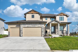 12706 S 76th Ave, Papillion, NE 68046