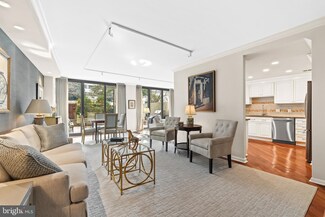 700 New Hampshire Ave NW Unit 103, Washington, DC 20037