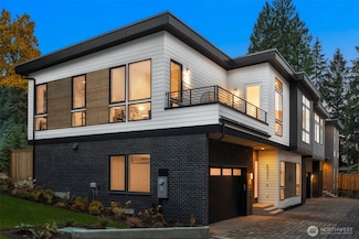 8231 122nd Ave NE, Kirkland, WA 98033