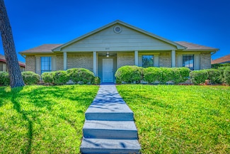 3309 Willowglen Dr, Mesquite, TX 75150