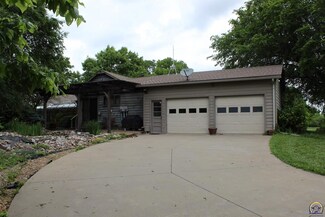 22452 Sunset Dr, Vassar, KS 66543