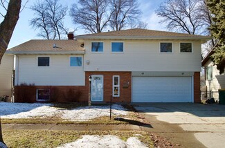 1318 N 18th St, Bismarck, ND 58501