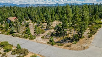 15 Fawn Lilly Ln, Shaver Lake, CA 93664