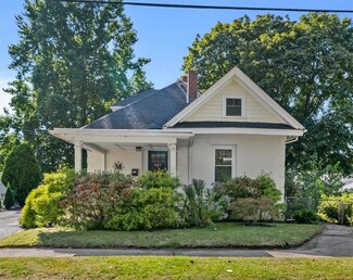 447 Elm St, Warwick, RI 02888