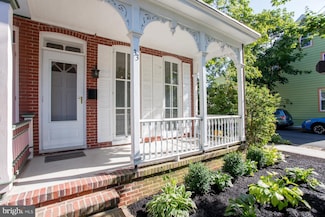 33 Buttonwood St, Lambertville, NJ 08530