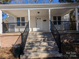 726 N Cedar St, Lincolnton, NC 28092