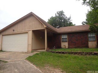 1628 E North St, Benton, AR 72015
