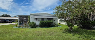 921 Jennifer St, Wildwood, FL 34785