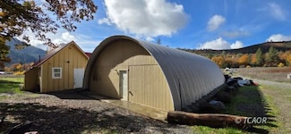 769 Barker Valley Rd, Hayfork, CA 96041