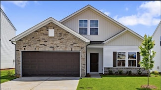 2563 Raspberry Hill Dr, Pfafftown, NC 27040