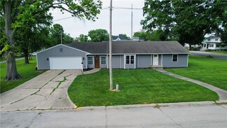 202 W 3rd St, Assumption, IL 62510