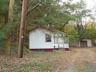 110 Hanrahan Ct, Matamoras, PA 18336