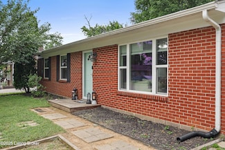 250 Winston Ct, Louisville, KY 40229