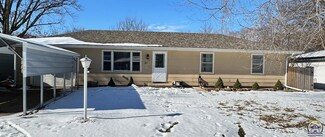 27 S Sylvan St, Emporia, KS 66801