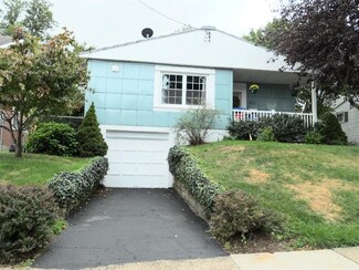 421 5th St, California, PA 15419
