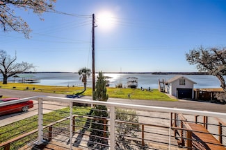 9526 Watercress Dr, Fort Worth, TX 76135