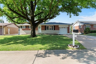 9826 Lindhall Ln, Saint Louis, MO 63123