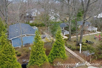 713 N Maple St, Saugatuck, MI 49453