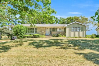312 E 3rd St, Melvin, IL 60952