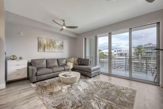1709 N Tamiami Trail Unit 220, Sarasota, FL 34234