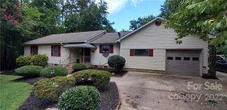135 Pinecrest St, Salisbury, NC 28147