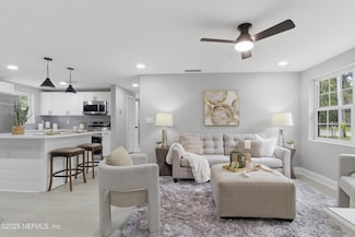 2809 Parr Ct E, Jacksonville, FL 32216