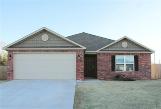2112 E Fennec St, Siloam Springs, AR 72761
