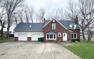 4695 Lake Shore Rd, Hamburg, NY 14075
