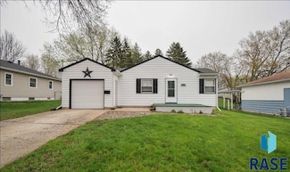 924 S Cloudas Ave, Sioux Falls, SD 57103