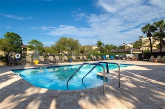210 Vintage Cir Unit 103, Naples, FL 34119