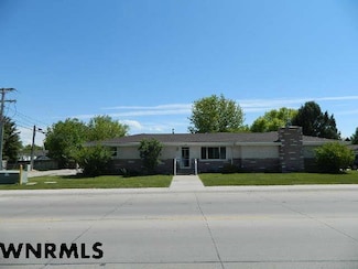 1345 U St, Gering, NE 69341