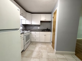 580 Salem St Unit 8, Wakefield, MA 01880