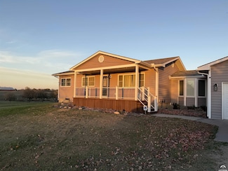 72 E 1600 Rd, Baldwin City, KS 66006
