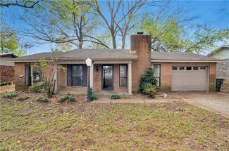 1601 E Sandy Dr, Fayetteville, AR 72701