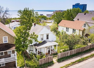 714 E 5th St, Duluth, MN 55805