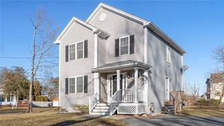 392 Forest Ave, Middletown, RI 02842