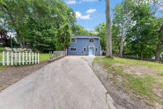 64 Mohawk St, Coventry, RI 02816