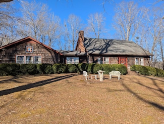 1115 Robin Ridge Rd, Rocky Mount, VA 24151