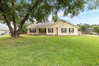 208 Timber Ridge Dr, Warner Robins, GA 31088